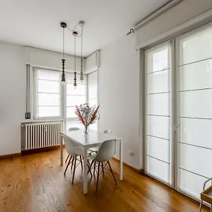 https://favola-house-isola.it-lombardy.com